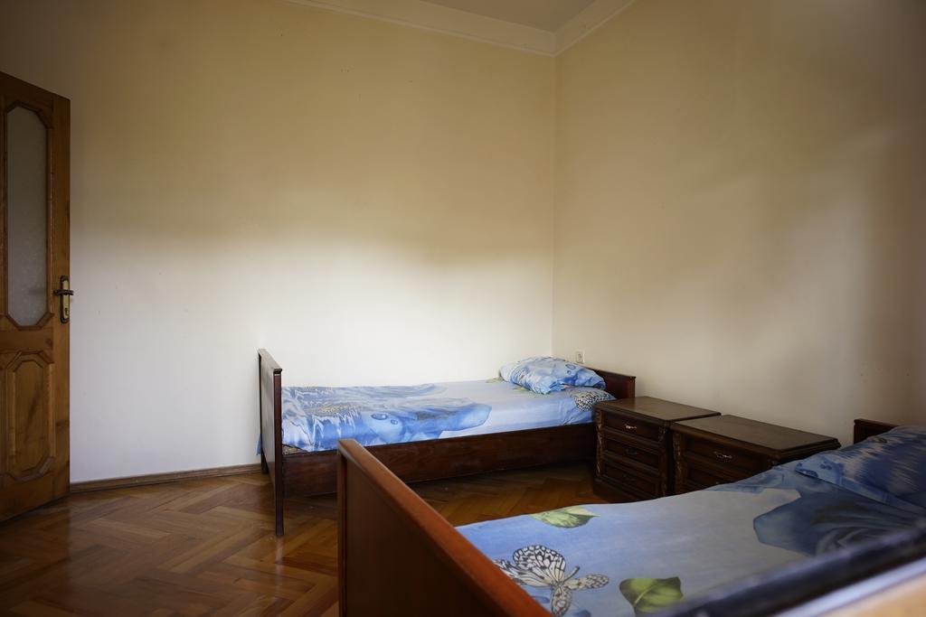 Freedom Hostel Batumi Exterior photo