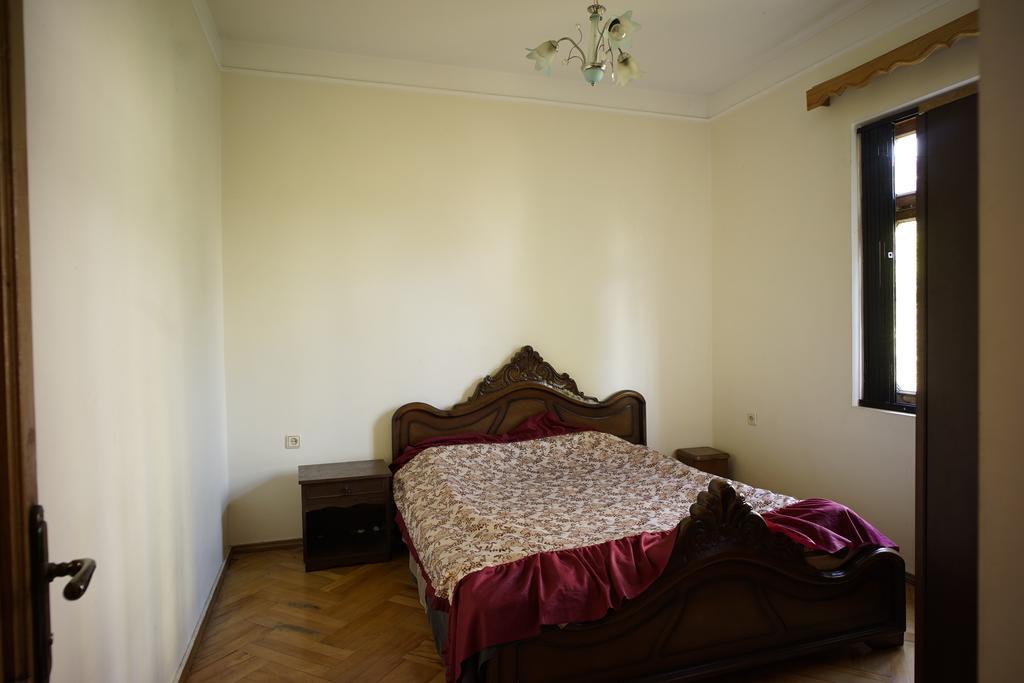 Freedom Hostel Batumi Exterior photo